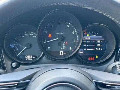 2025 Porsche Macan AWD