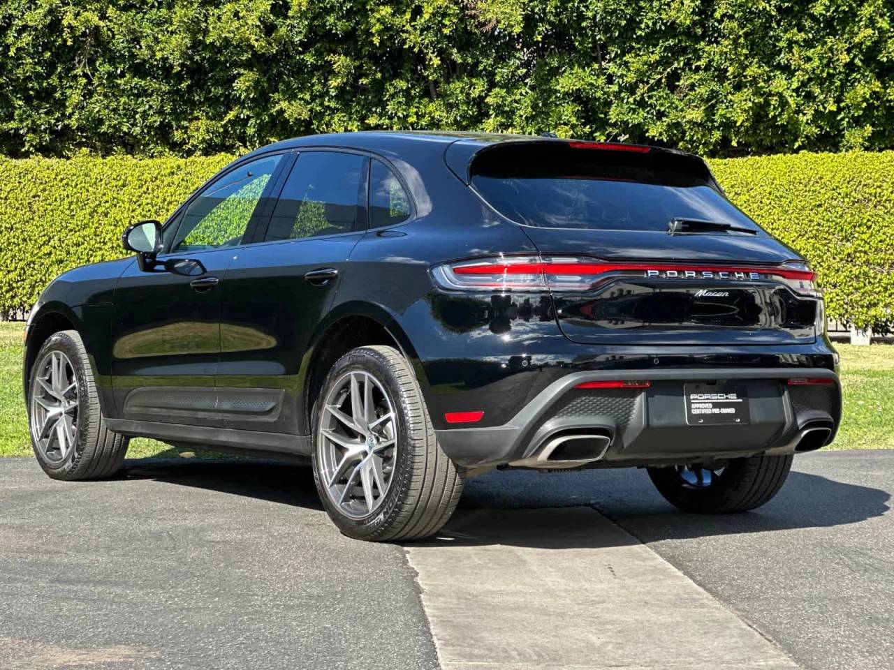 2025 Porsche Macan AWD