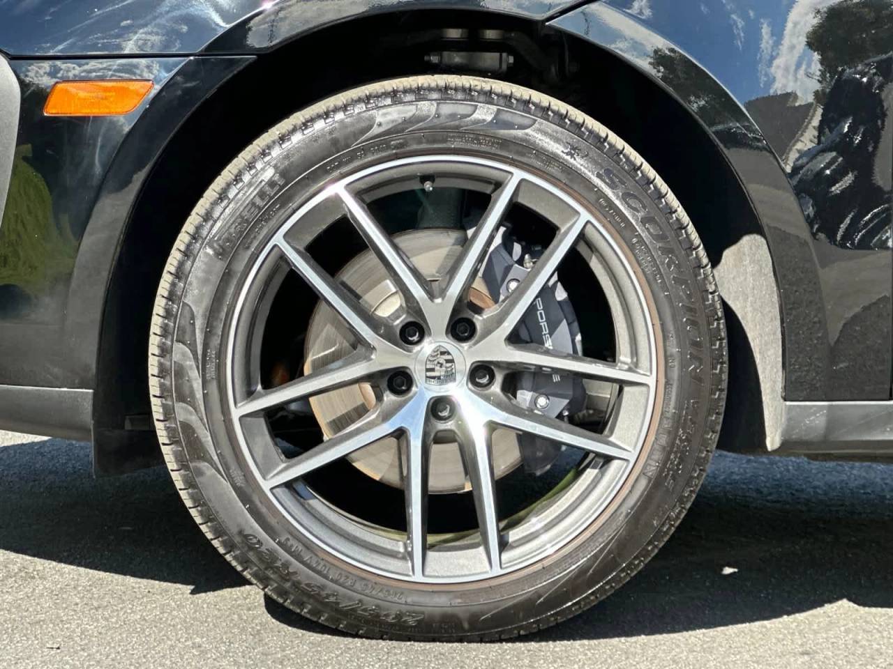 2025 Porsche Macan AWD