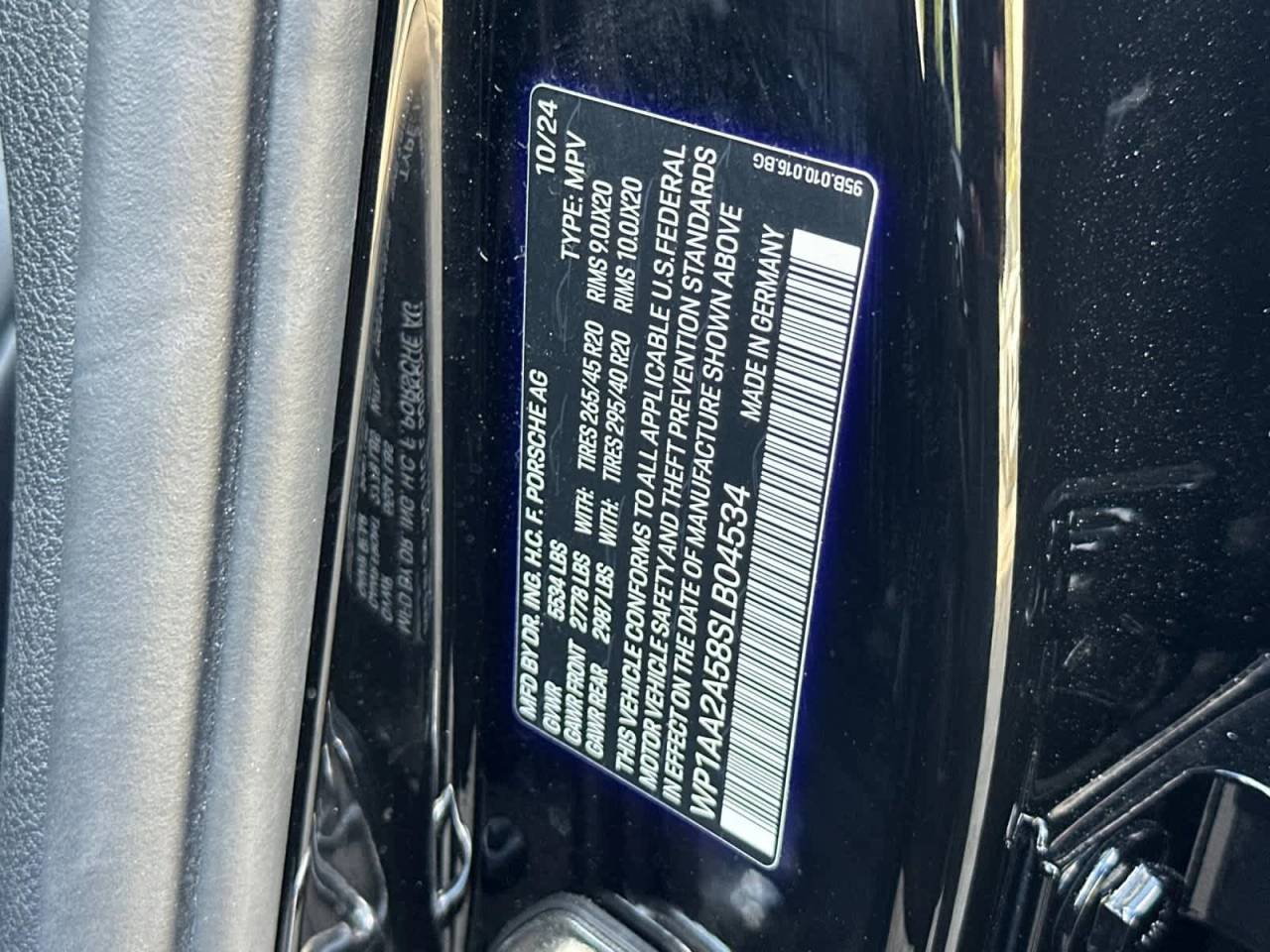 2025 Porsche Macan AWD