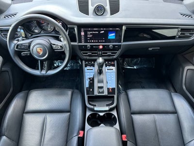 2025 Porsche Macan AWD