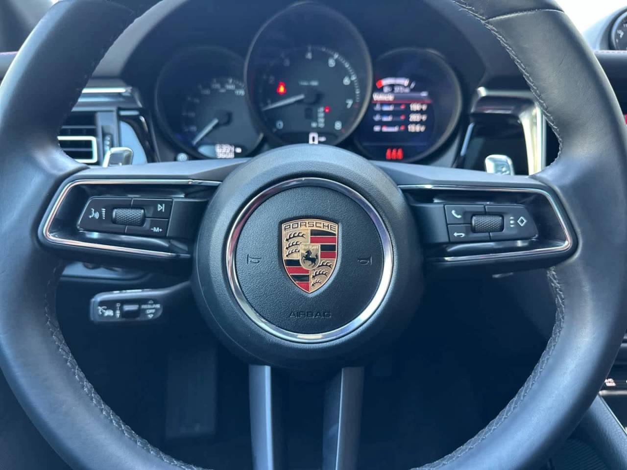 2025 Porsche Macan Base