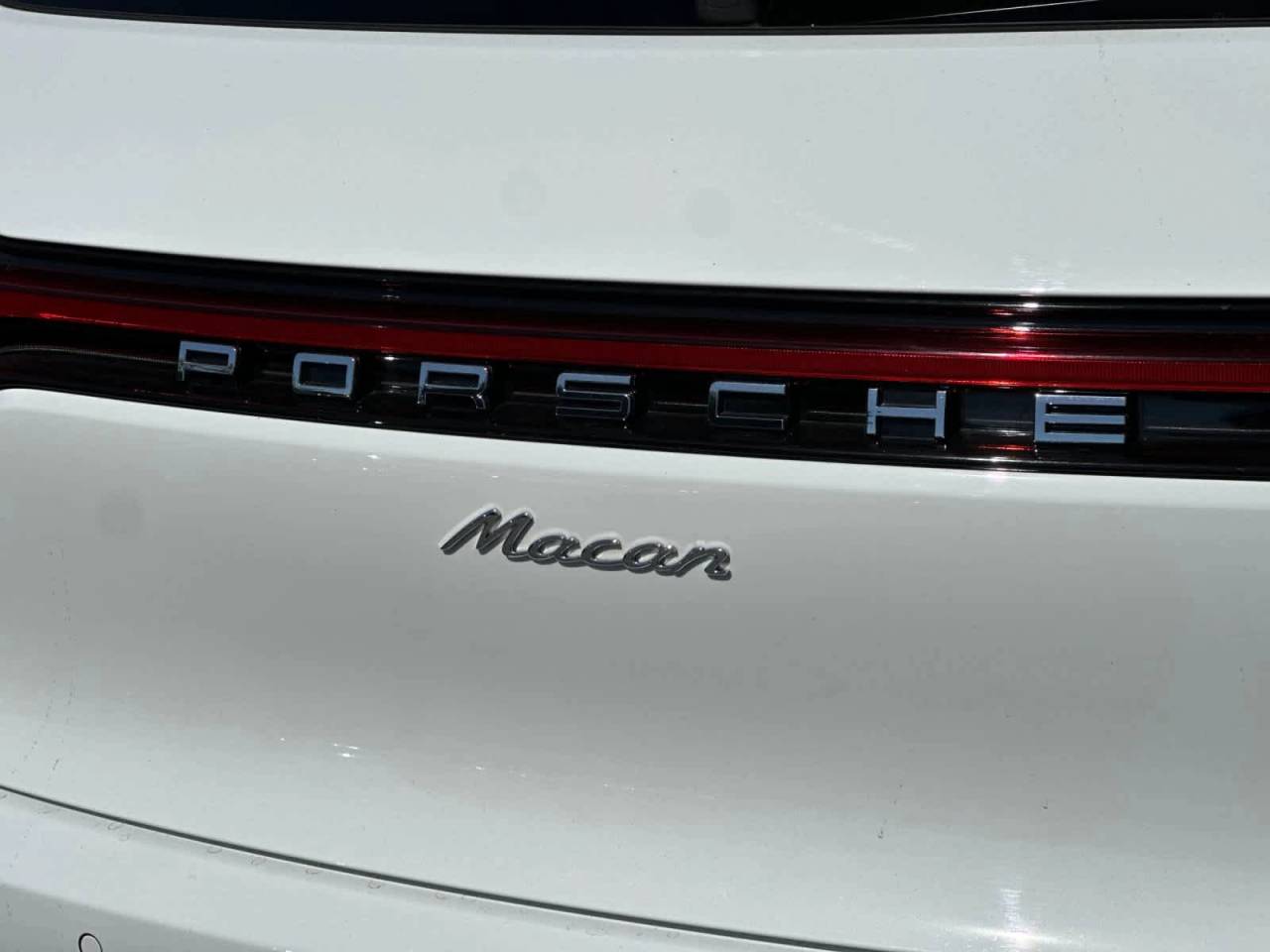 2025 Porsche Macan Base