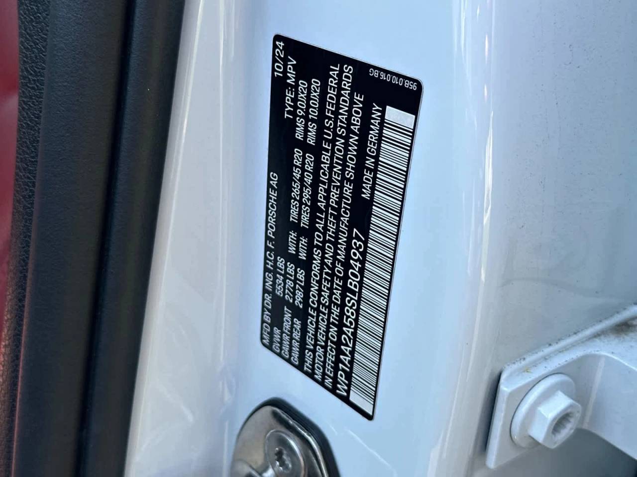 2025 Porsche Macan Base