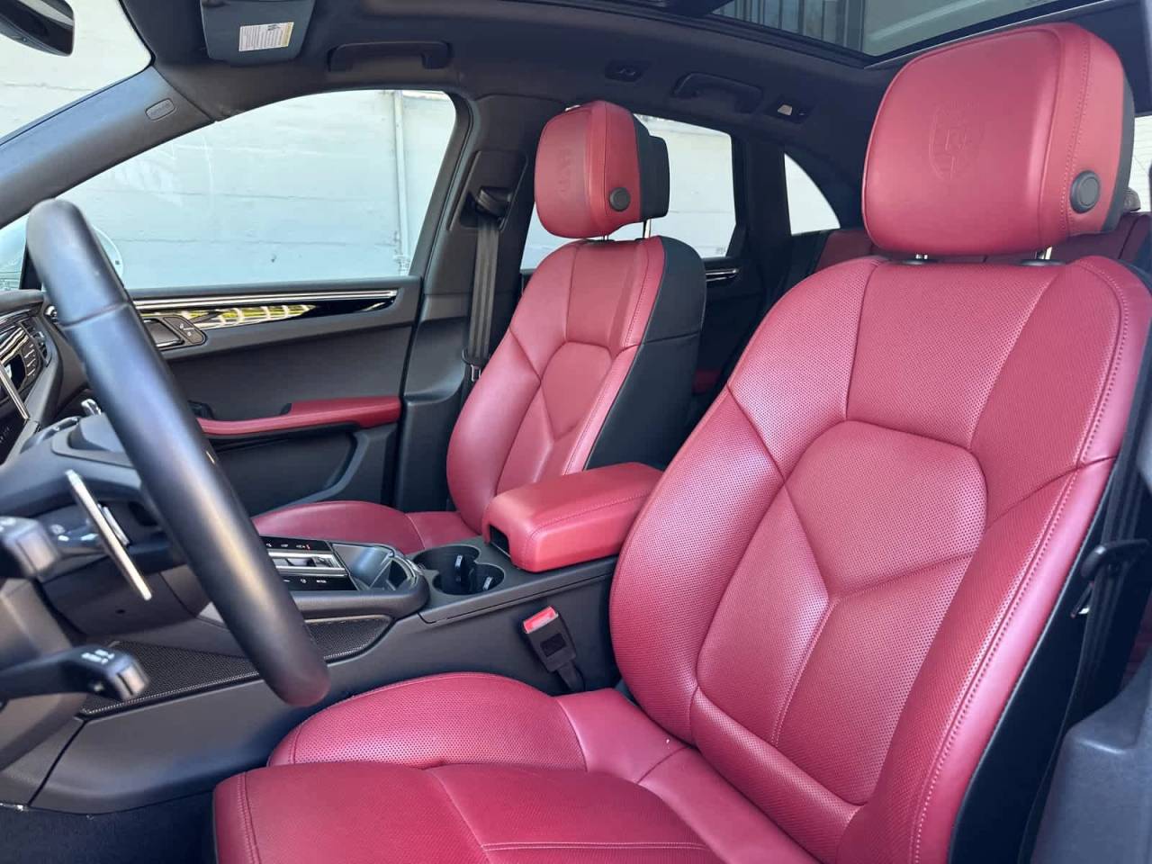 2025 Porsche Macan Base