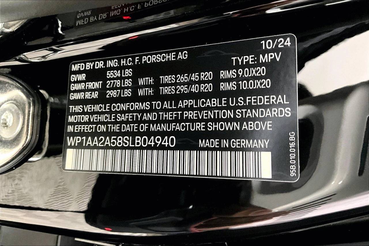 2025 Porsche Macan AWD