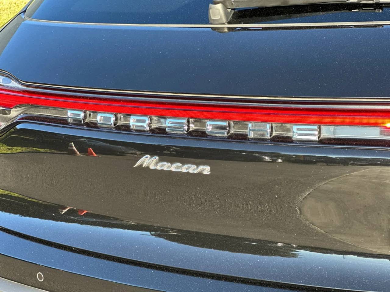 2025 Porsche Macan Base