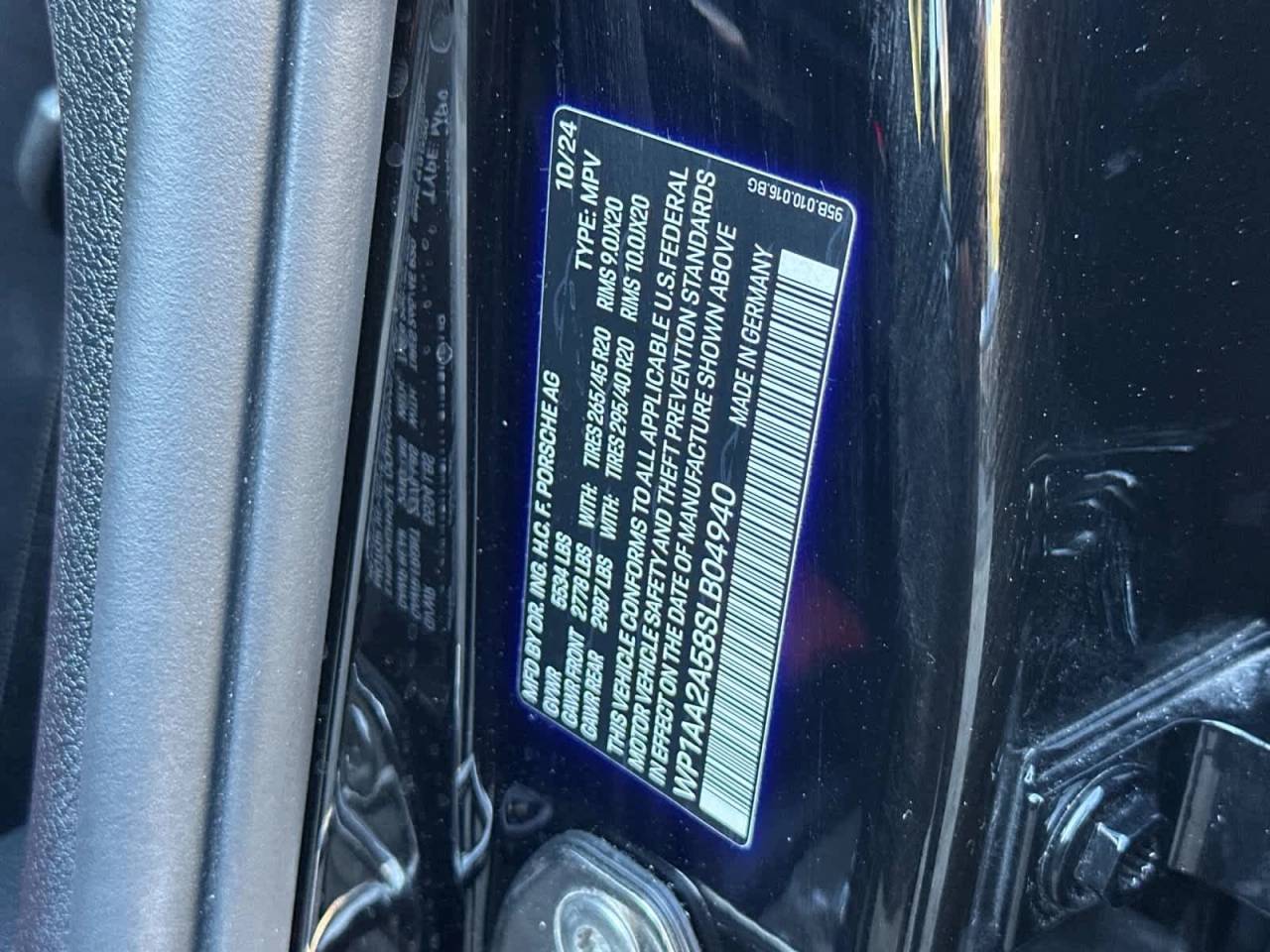 2025 Porsche Macan Base