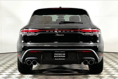 2025 Porsche Macan AWD