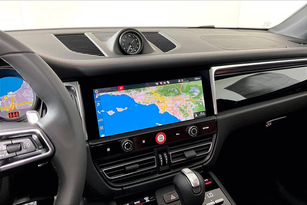 2025 Porsche Macan AWD