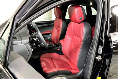 2025 Porsche Macan AWD