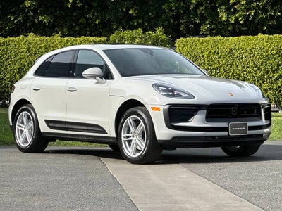 2025 Porsche Macan Base