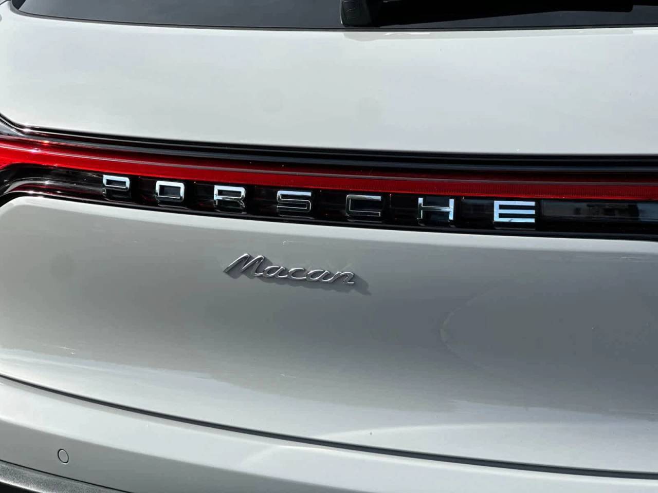 2025 Porsche Macan Base
