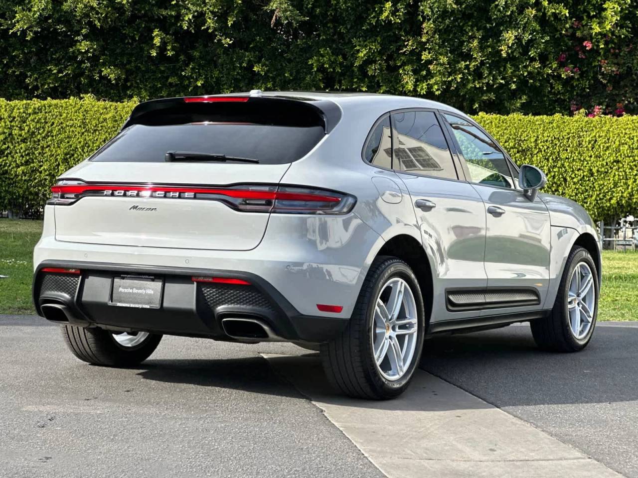2025 Porsche Macan Base