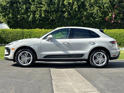 2025 Porsche Macan Base