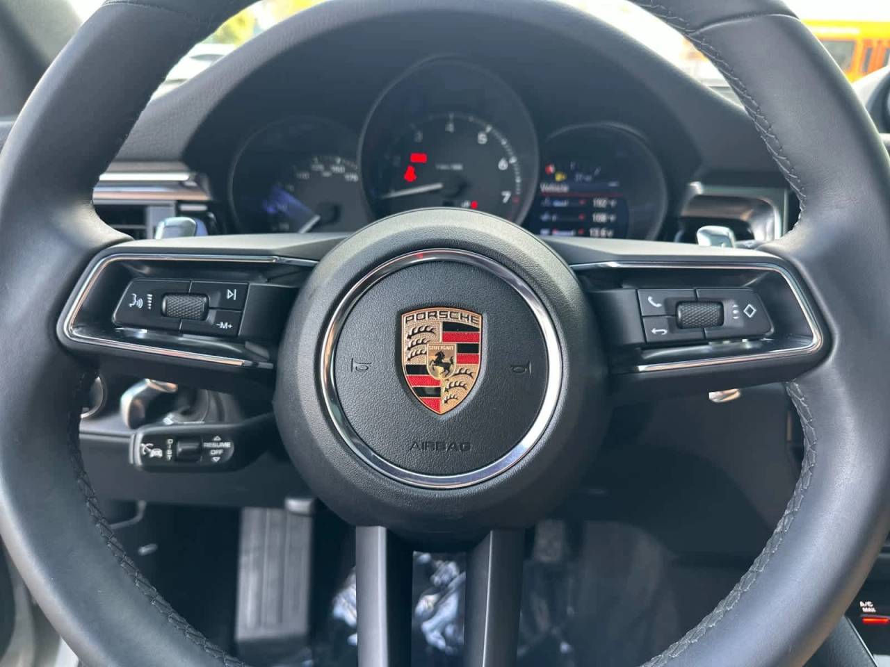 2025 Porsche Macan Base