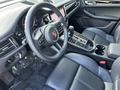 2025 Porsche Macan Base