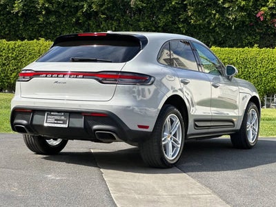 2025 Porsche Macan Base