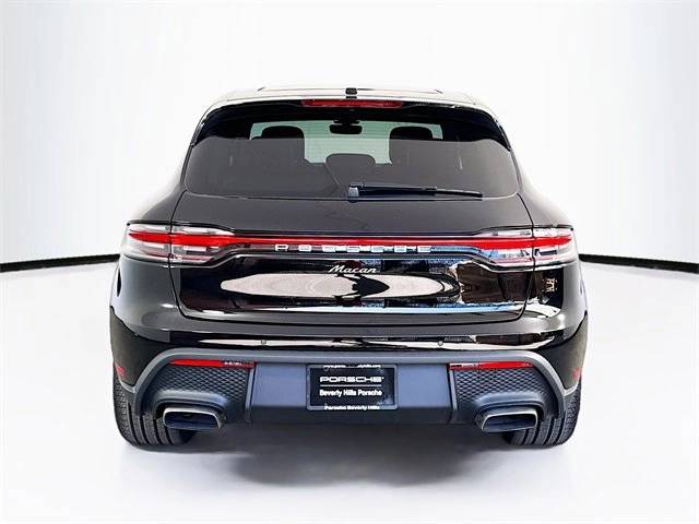 2025 Porsche Macan Base