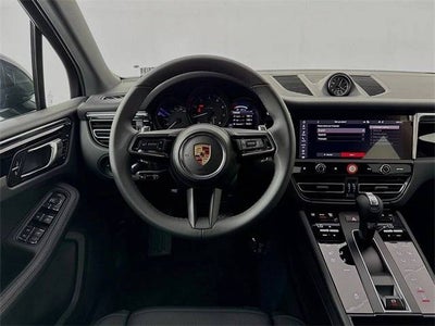 2025 Porsche Macan Base