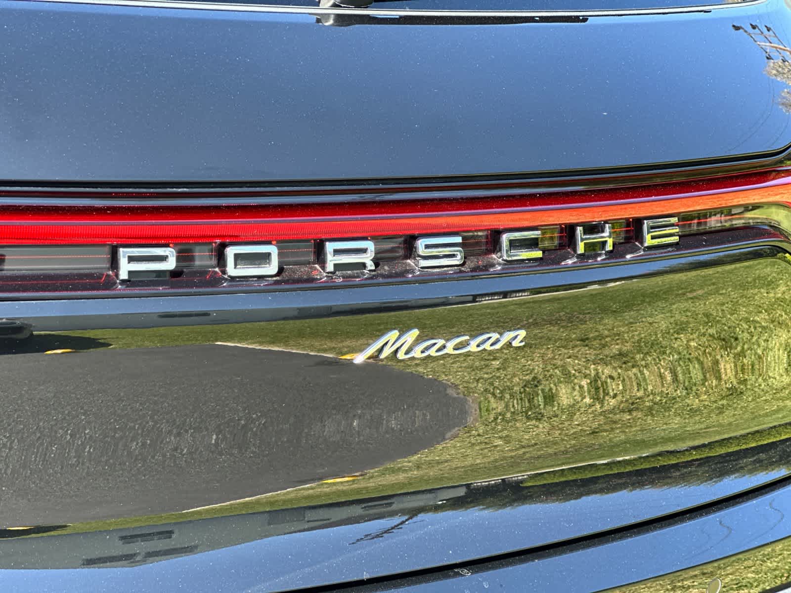 2025 Porsche Macan Base