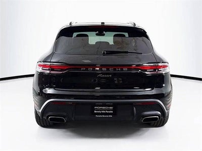 2025 Porsche Macan Base