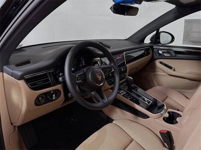 2025 Porsche Macan Base