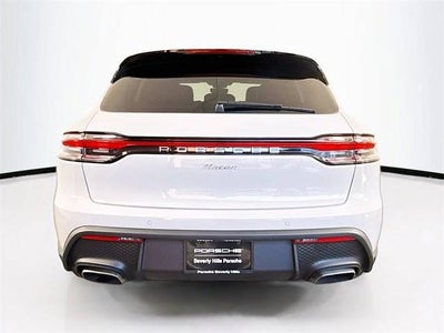 2025 Porsche Macan Base