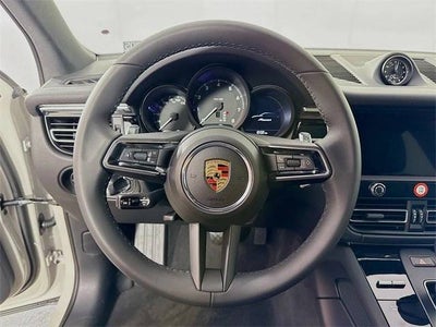 2025 Porsche Macan Base