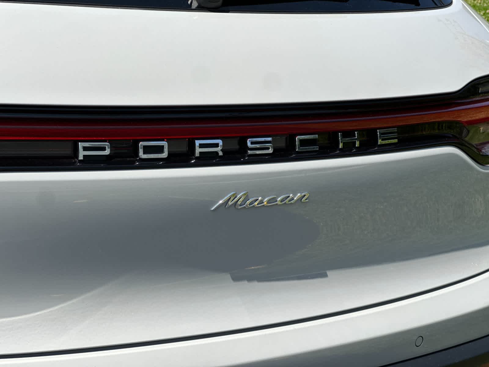 2025 Porsche Macan Base