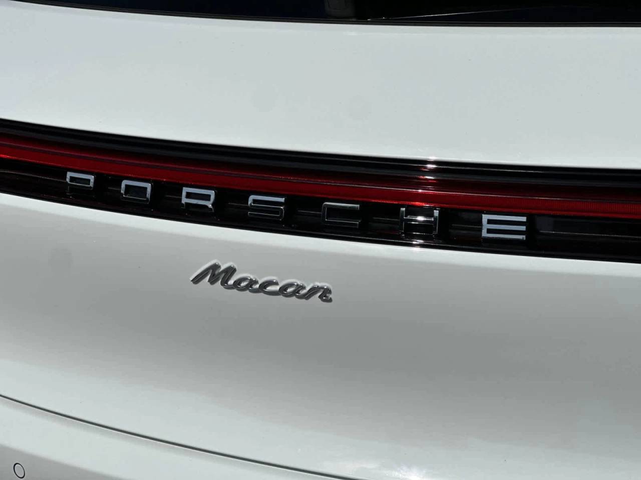 2025 Porsche Macan Base