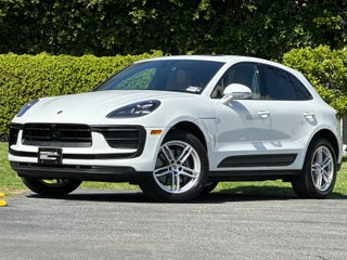 2025 Porsche Macan AWD