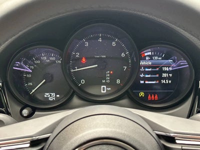 2025 Porsche Macan Base