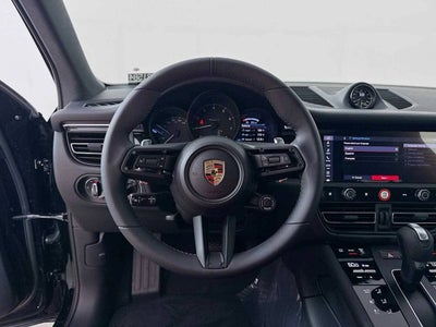 2025 Porsche Macan AWD