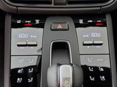 2025 Porsche Macan AWD