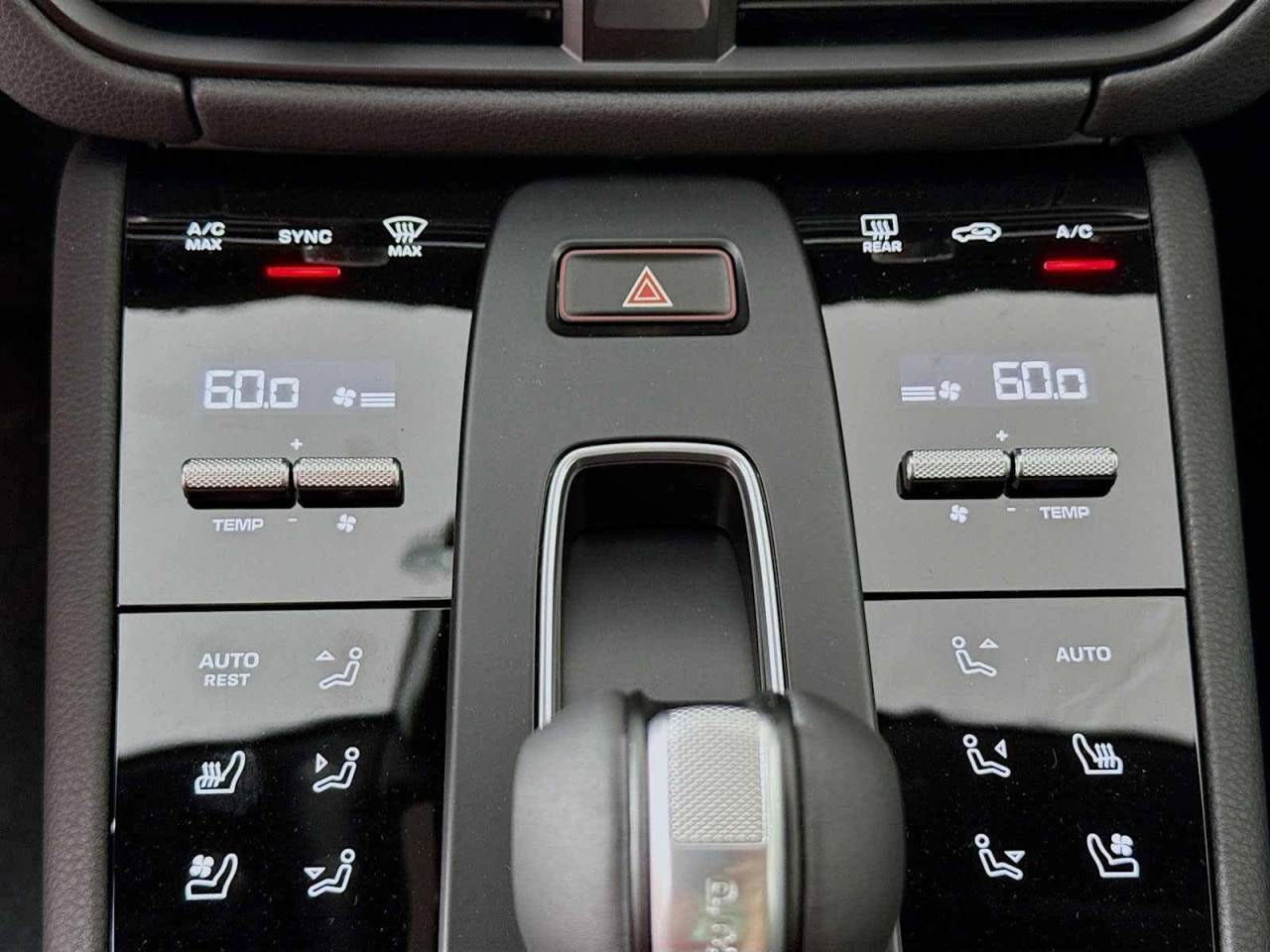 2025 Porsche Macan AWD