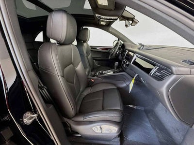 2025 Porsche Macan AWD