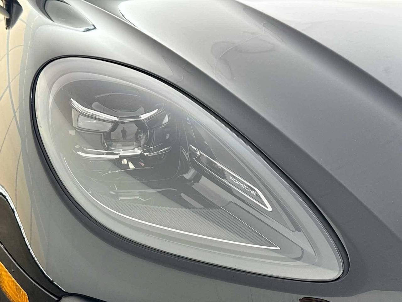 2025 Porsche Macan AWD