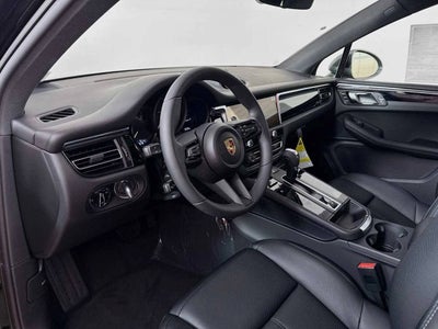 2025 Porsche Macan AWD