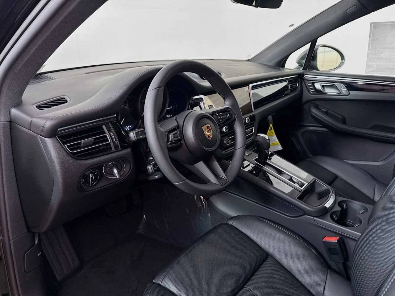 2025 Porsche Macan AWD