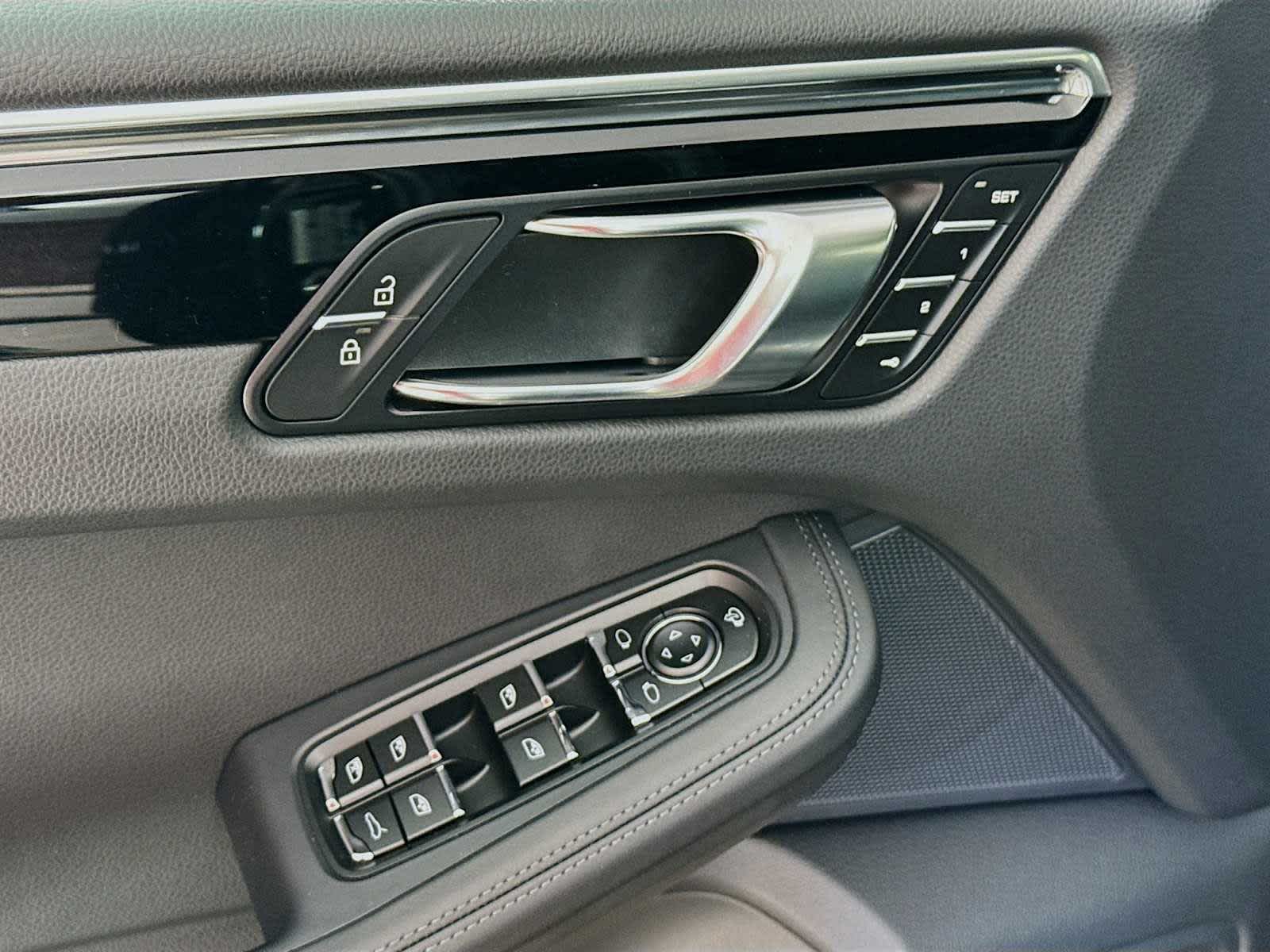 2025 Porsche Macan Macan T