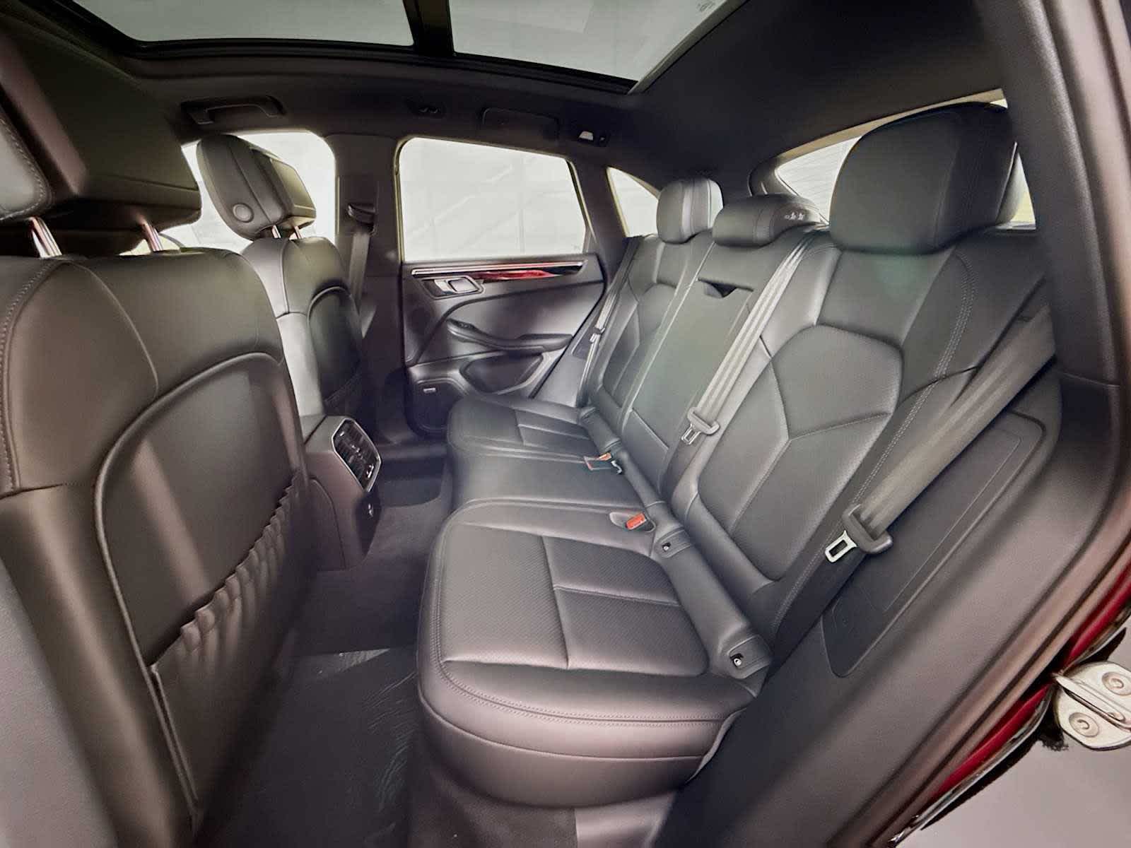 2025 Porsche Macan Macan T