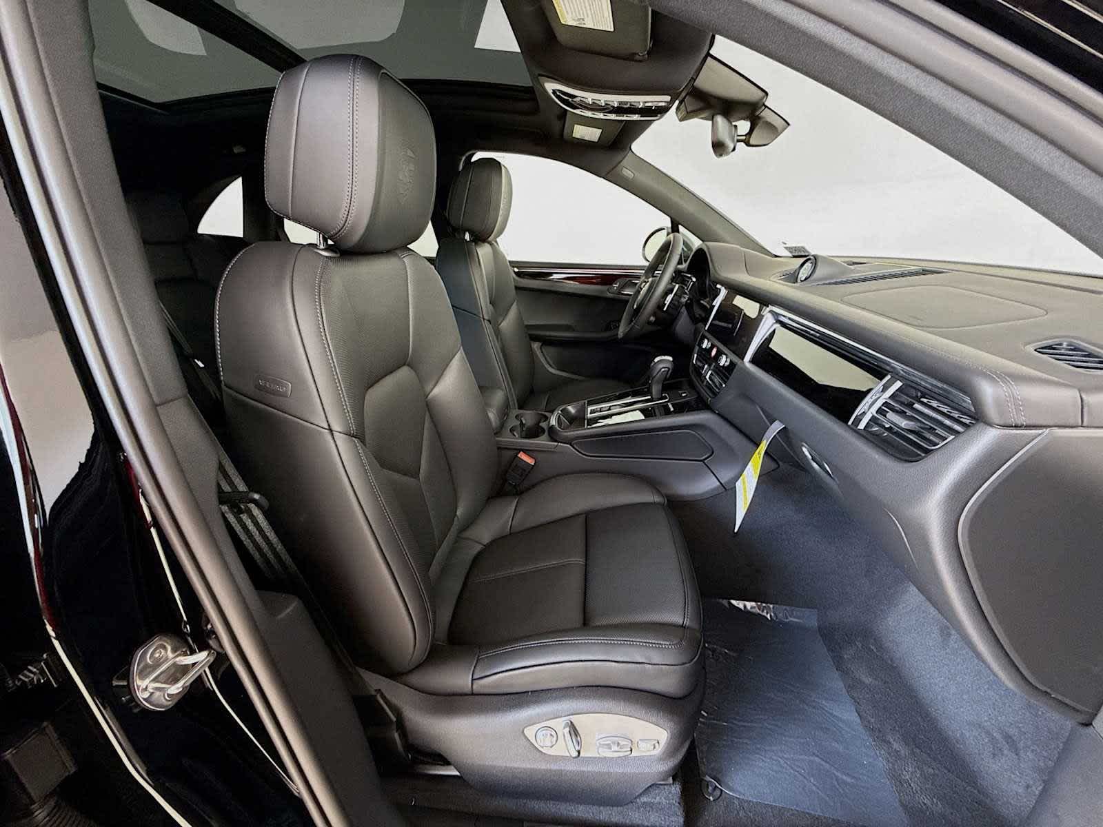 2025 Porsche Macan Macan T