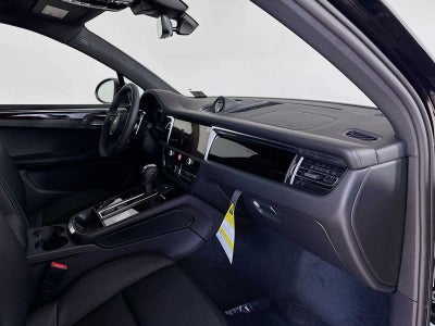 2025 Porsche Macan Macan T