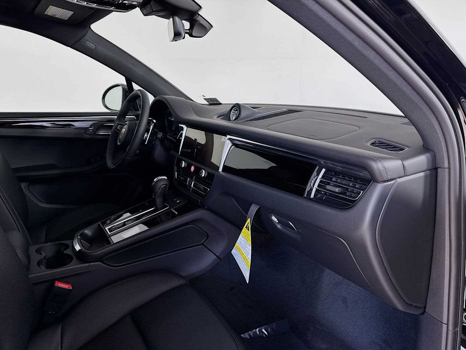 2025 Porsche Macan Macan T