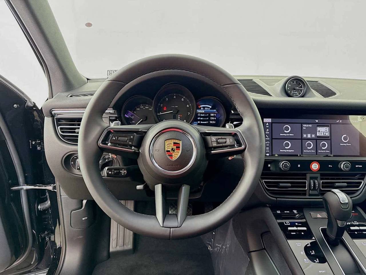 2025 Porsche Macan AWD