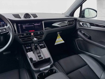 2025 Porsche Macan AWD