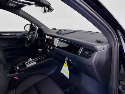 2025 Porsche Macan AWD