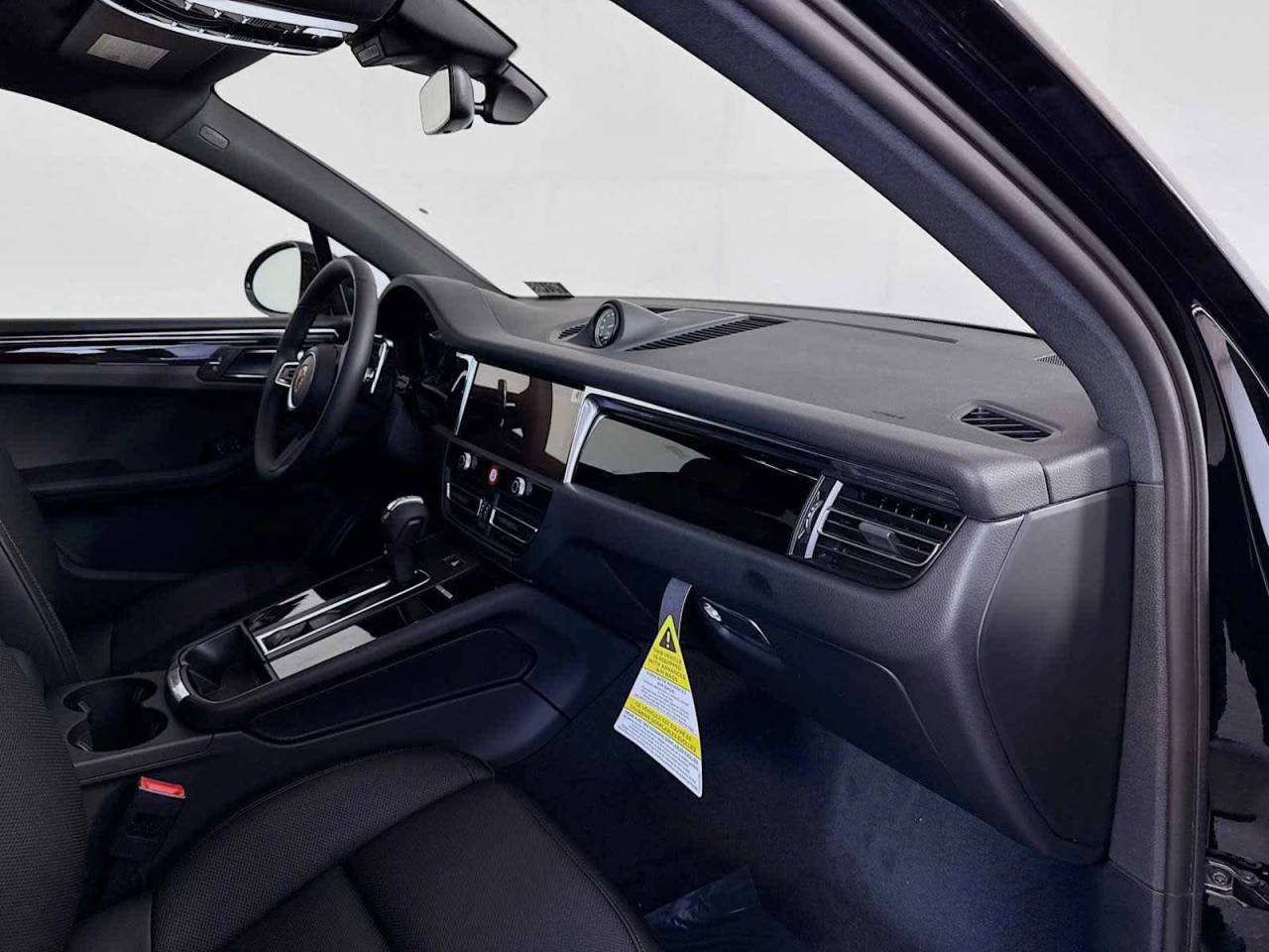 2025 Porsche Macan AWD