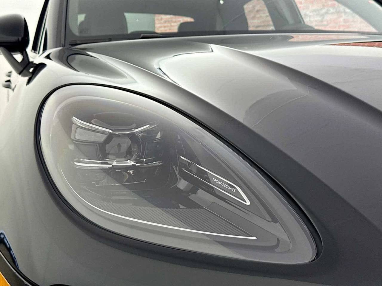 2025 Porsche Macan AWD